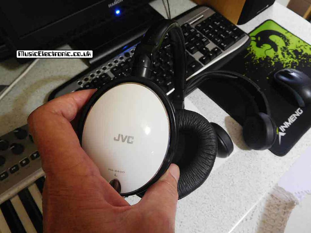 JVC HA-S600 Best headphones for recording vocals