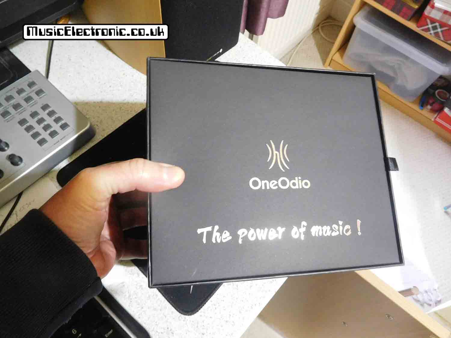 OneOdio Monitor 60 headphones in another box